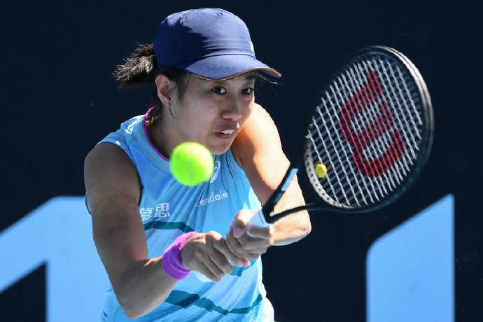 他并非对年 他并非对年