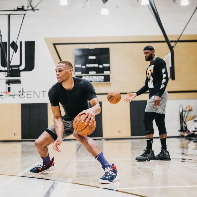 侧风与涌动 侧风与涌动